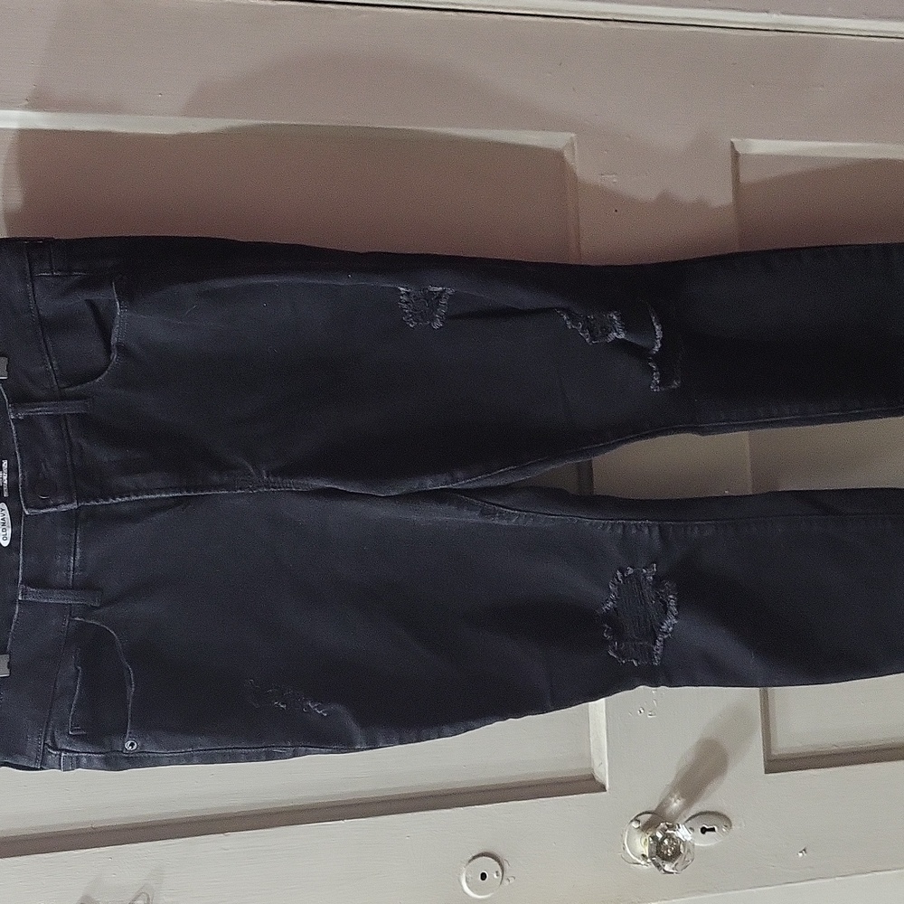 Old Navy. Black, highrise distressed Pop Icon skinny jeans . Size 12